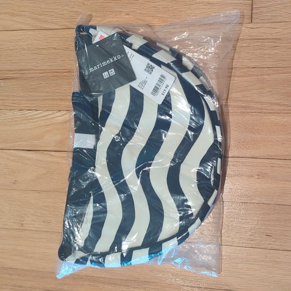 New Uniqulo Round Mini Shoulder Bag Marimekko Navy - Picture 6 of 6